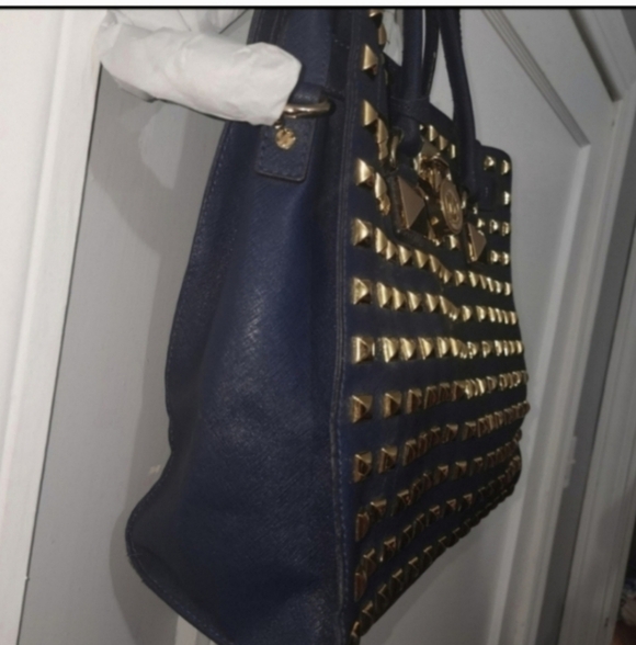 🍁🍂VERY RARE HTF Michael kors navy studded PYRAMID satchel - Picture 5 of 10